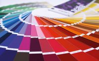 Farbfächer des Malerfach­betrieb Günther Dolle mit einen Leistungsangebot wie Gestalten, pflegen, schützen Wände, Decken, Böden und Fassaden